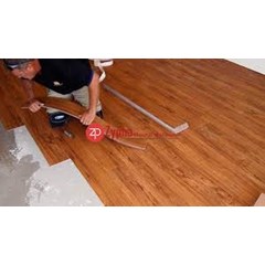 lantai vinil plank motif kayu