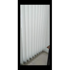 vertical blimds ruangan kantor