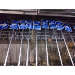 papan rambu lalu lintas lengkap