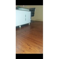 vinyl plank motif urat kayu