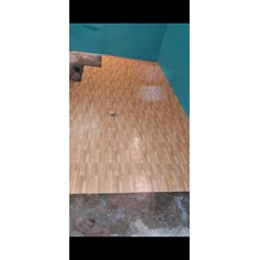 pusat pemasangan lantai vinyl plank motif kayu