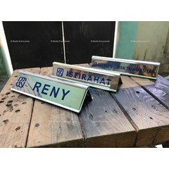 papan nama meja / name desk stainless gravir berholder aluminium 20 cm