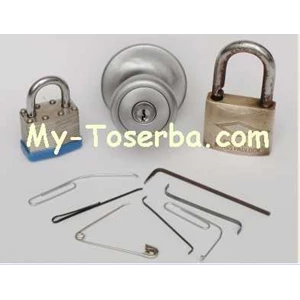 cd lock picking (buka gembok tanpa kunci)