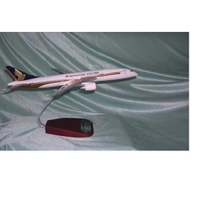 miniatur pesawat b 787