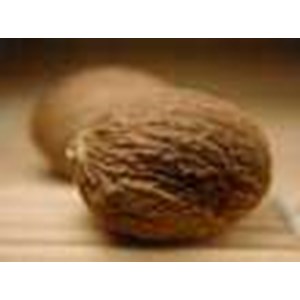 nutmeg whole