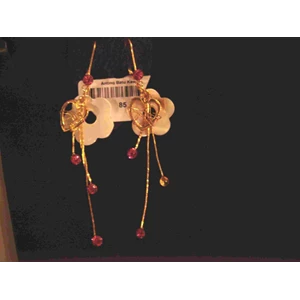 anting batu dan kawat