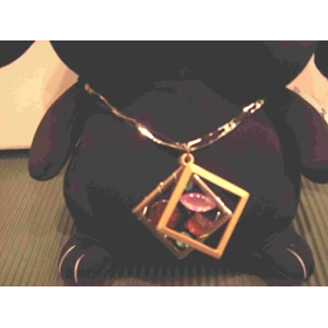 kalung kotak permata