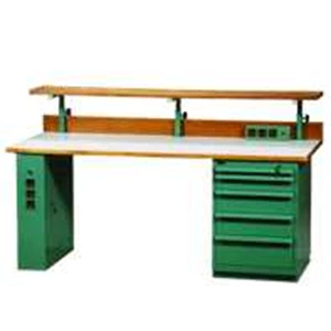 pembuatan benchwork atau meja kerja