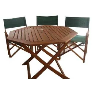 steamer chair and octagonal table