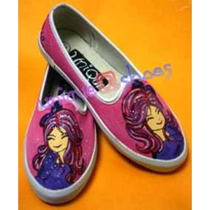 sepatu kanvas lukis