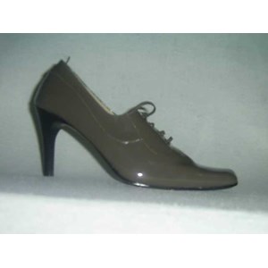 sandal dan sepatu wanita