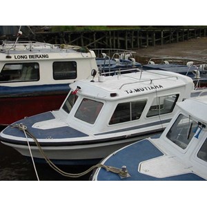 fiberglass speedboat