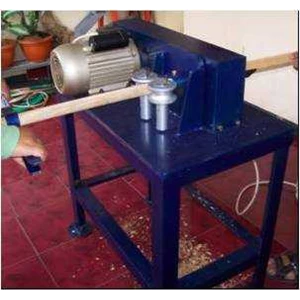 mesin dowel serut tongkat sapu pramuka