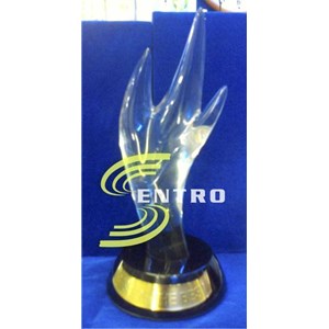 plakat piala trophy fiber acrilik terbaik
