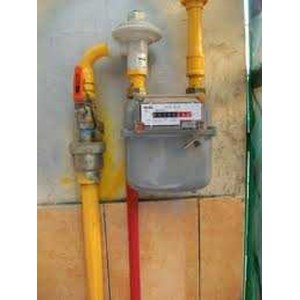 pemasangan meter kontrol air bersih dan gas bumi