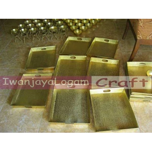 tray kuningan
