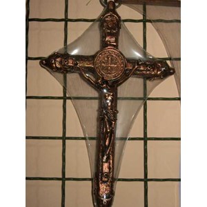 salib dinding benedict fiber bulat gold 25 cm
