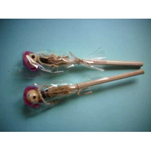 pensil boneka