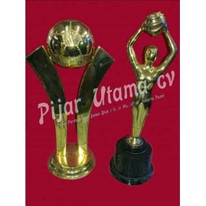 trofy timah bola