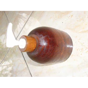 botol pump kayu