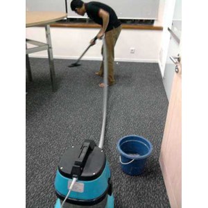 cleaning service : memberikan aneka jasa kebersihan sesuai dengan kebutuhan anda, harian, mingguan bahkan bulanan.