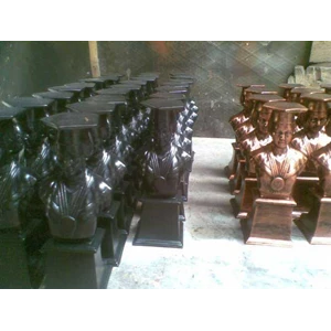 trophy wisuda