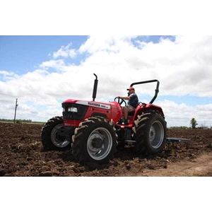 tractor pertanian mahindra