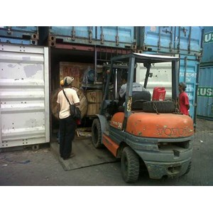 ekspedisi / trucking / forwarding / pbm / stevedoring / truk / container / kapal di makassar, palu, gorontalo, kendari, bau-bau, bitung