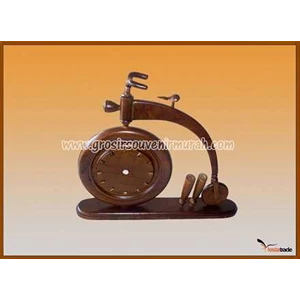 jam meja model sepeda