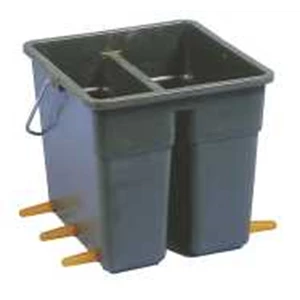 large lamb feeder