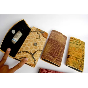 dompet batik besar