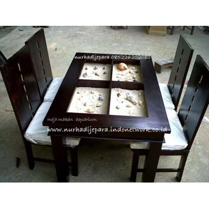 meja makan aquarium