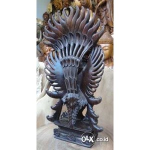 patung garuda wisnu bali