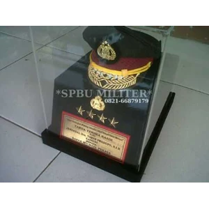 cinderamata/ kenang-kenangan kapolri/ tni