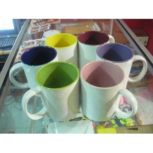 mug warna dalam