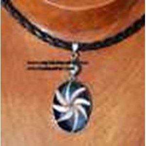 shell pendants art indonesia / liontin stainless oval dari indonesia