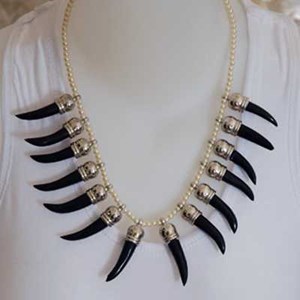necklace art cutting with horn cow shell / kalung dengan tanduk sapi
