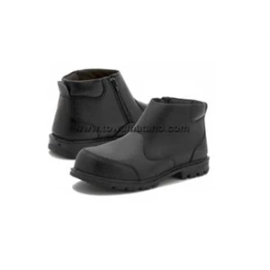 produksi sepatu safety anti oil & acid black untuk perusahaan tambang