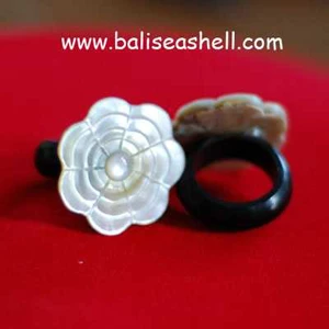seashell ring crafts jewelry / perhiasan cincin kerang kayu bunga