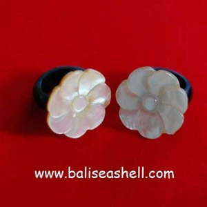 seashell jewelry ring / perhiasan cincin kerang kayu
