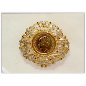 sea pearl bross with gold