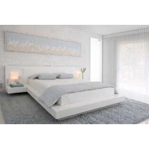 tempat tidur minimalis low putih
