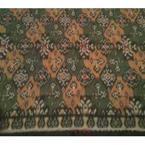 kain tenun ikat batik motif nogosari bali hijau kuning
