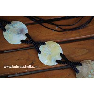 seashell belt indonesia / sabuk dari kulit kerang tahiti