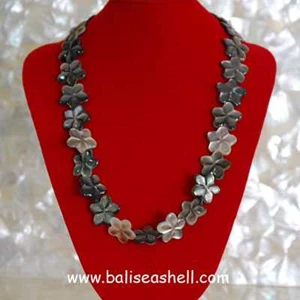 black pearl necklace star art / kalung tahiti motif bintang