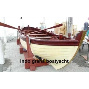 mahogany boat-1