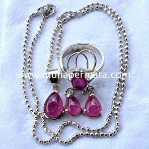 batu ruby perhiasan wanita 1 set cincin kalung anting-1