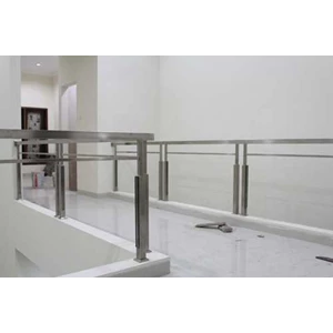 railing tangga kaca dan stainless steel 304-1
