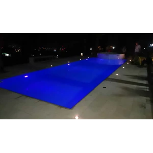 kolam dengan lampu warna