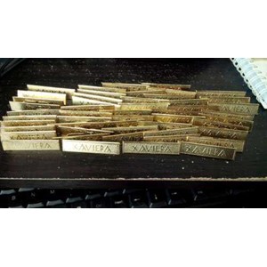 bengkel plat etching stenleles - kuningan | papan nama plat | plat nama | nama plat etching | label plat | plat label | plat etching | stenlist | kuningan plat | kuningan | plat stenlist | huruf timbul | plat stenlist | plat etching | plat lebel | label p-1